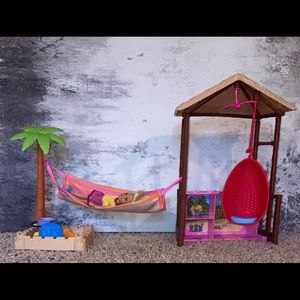 Really cool Hawaii beach Barbie set! Gently used! Great condition!